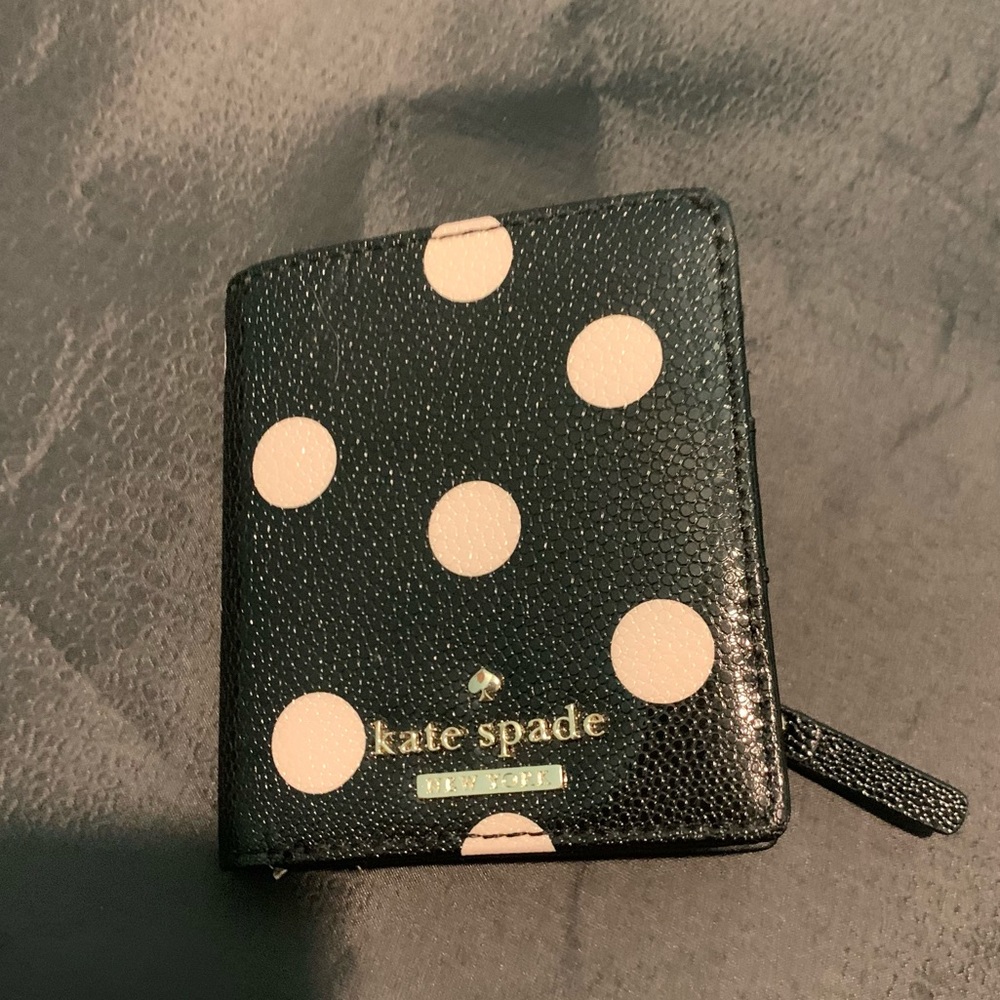 Bi-fold Kate spade wallet